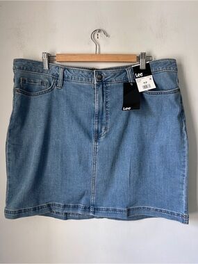 Lee Light Blue Denim Skort with Front Seam and Pockets